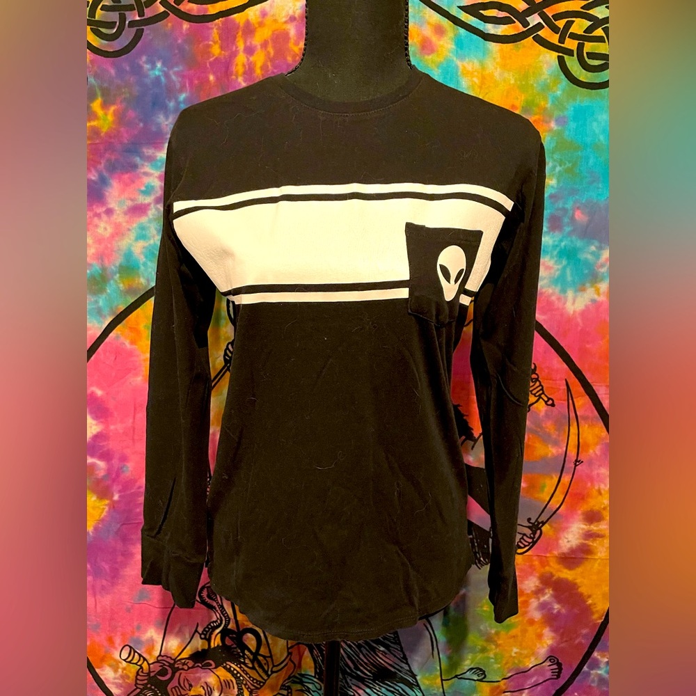 Empyre alien long sleeve tee size x-small women